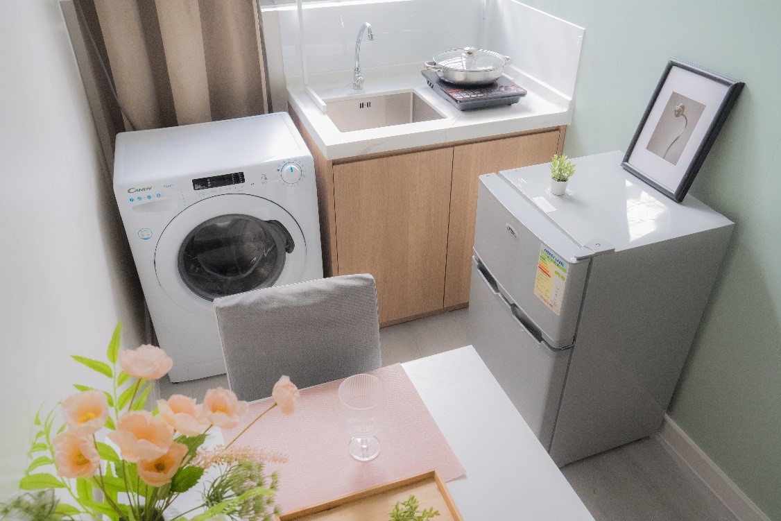 1-2p unit (approx. 155 sq.ft.) (furniture and appliances not included)